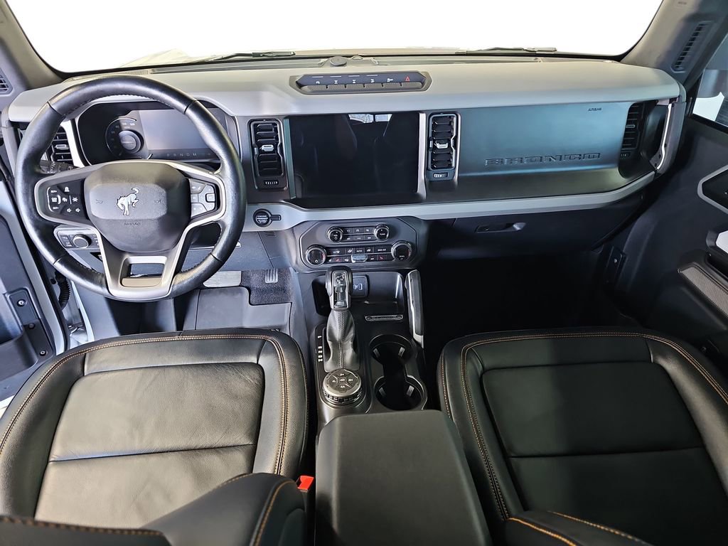 Used 2023 Ford Bronco Badlands image 9