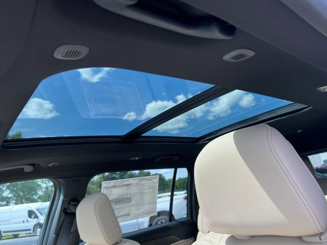 New 2026 Jeep Grand Cherokee L Limited w/ Limited Altitude Package AWD/4WD image 8