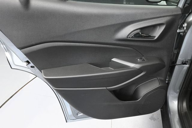 New 2026 Chevrolet Trax LT w/ Sunroof Package FWD image 23