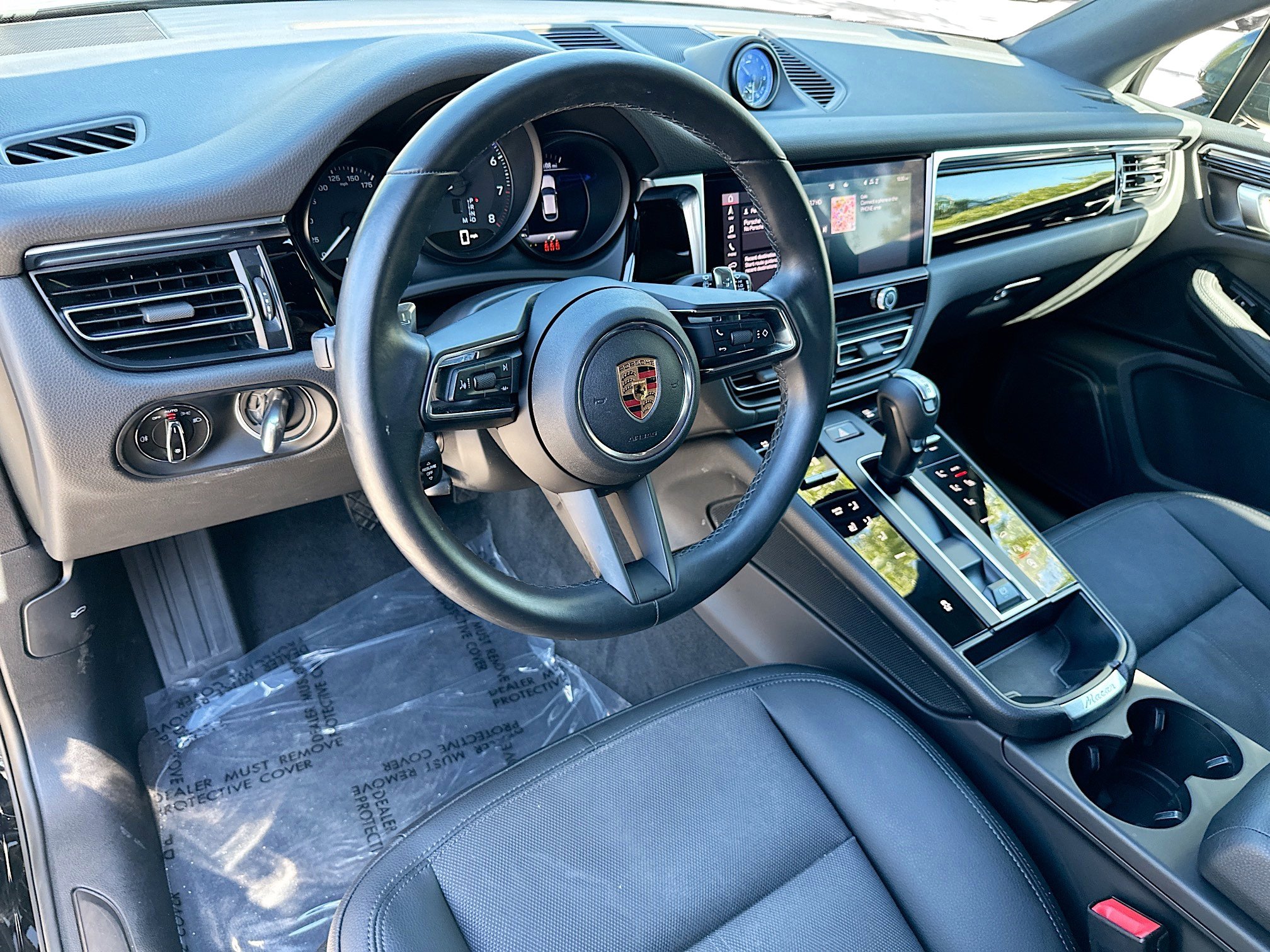 Used 2024 Porsche Macan image 9