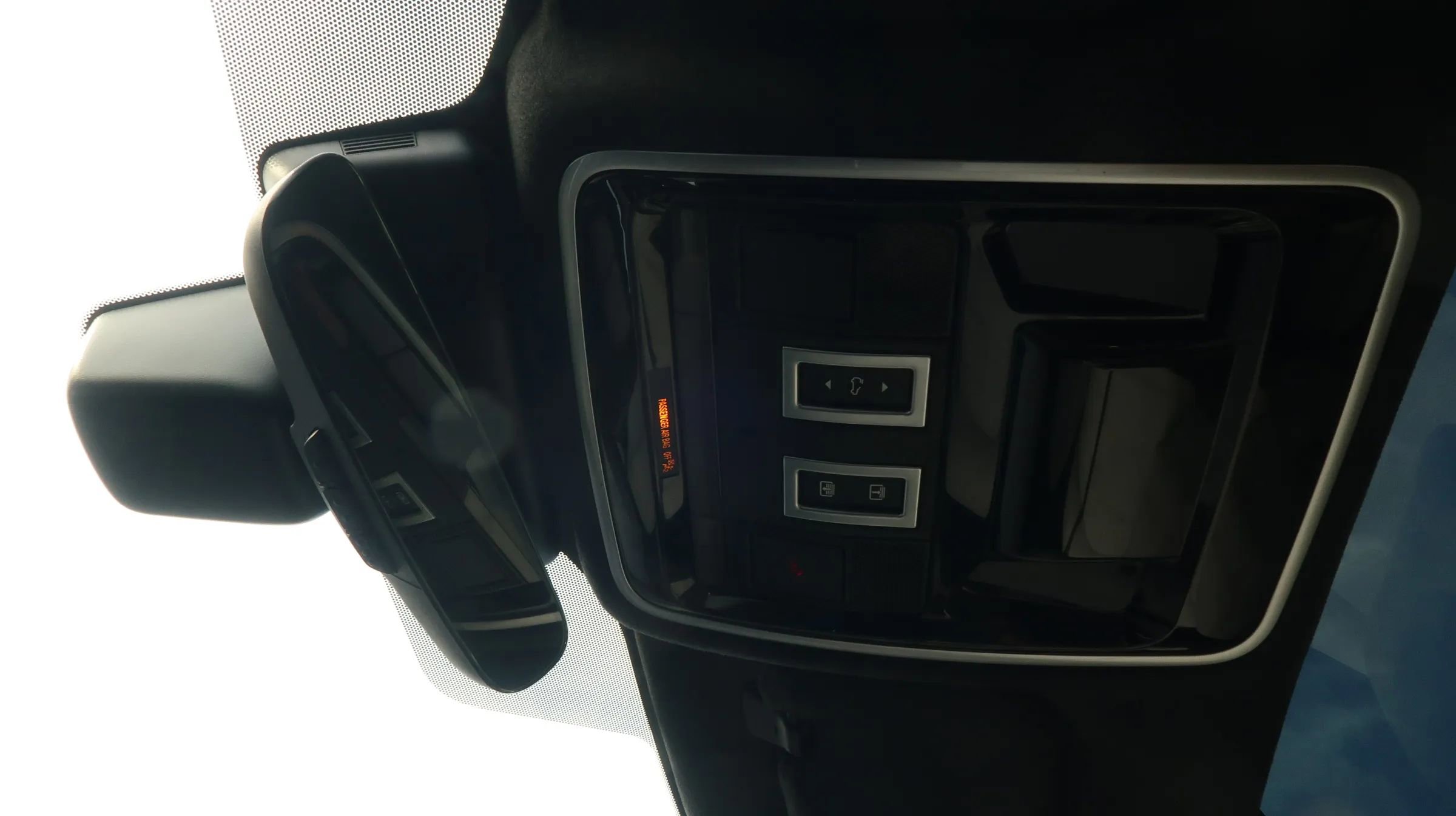 Used 2018 Land Rover Range Rover Velar image 36