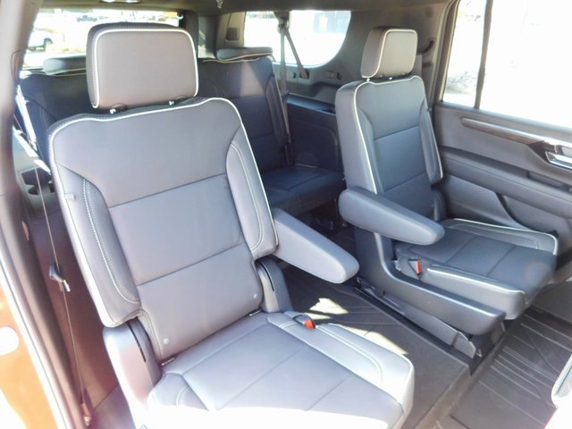 New 2025 Chevrolet Suburban Premier image 24