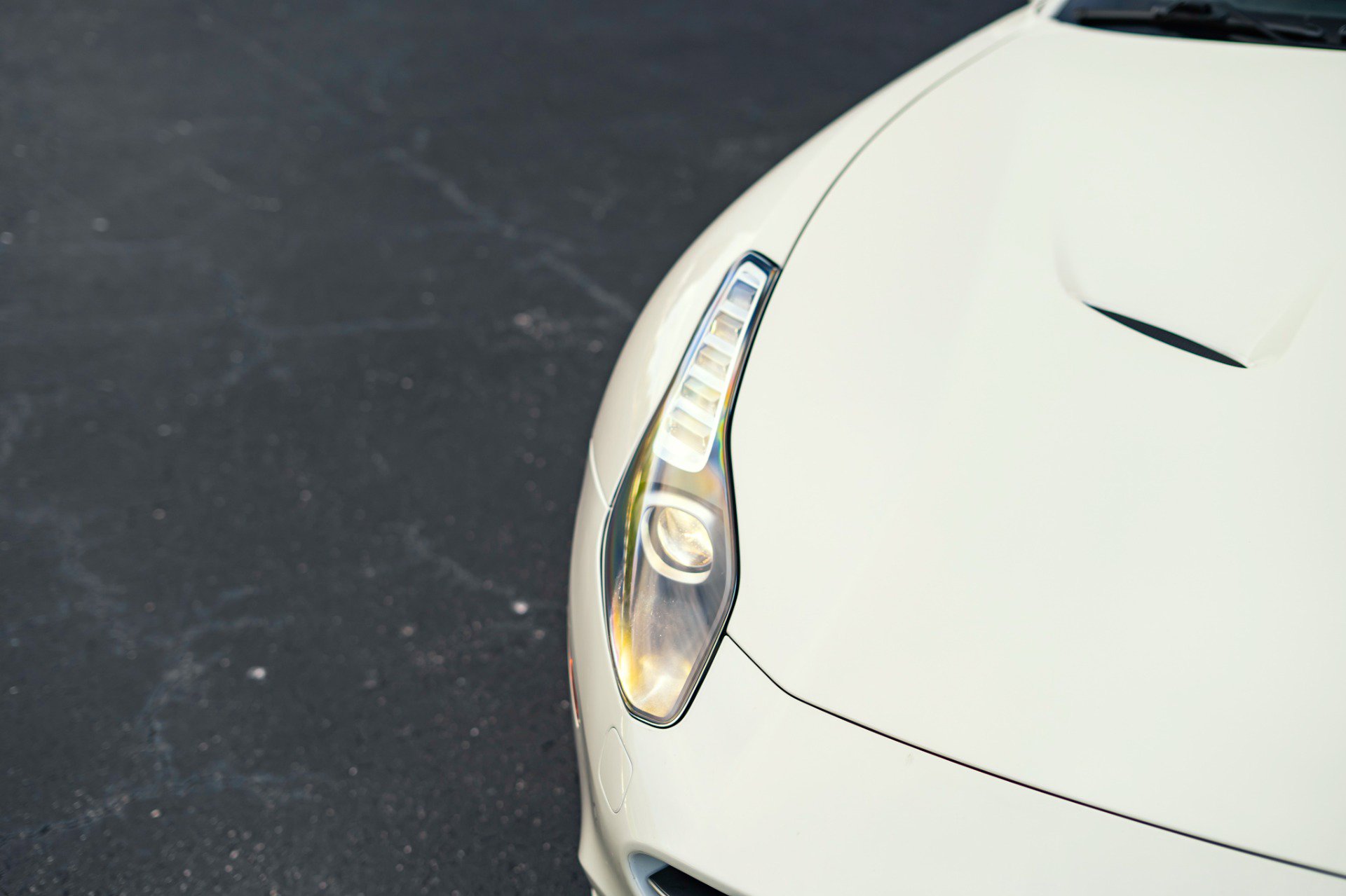 Used 2017 Ferrari California T RWD image 13