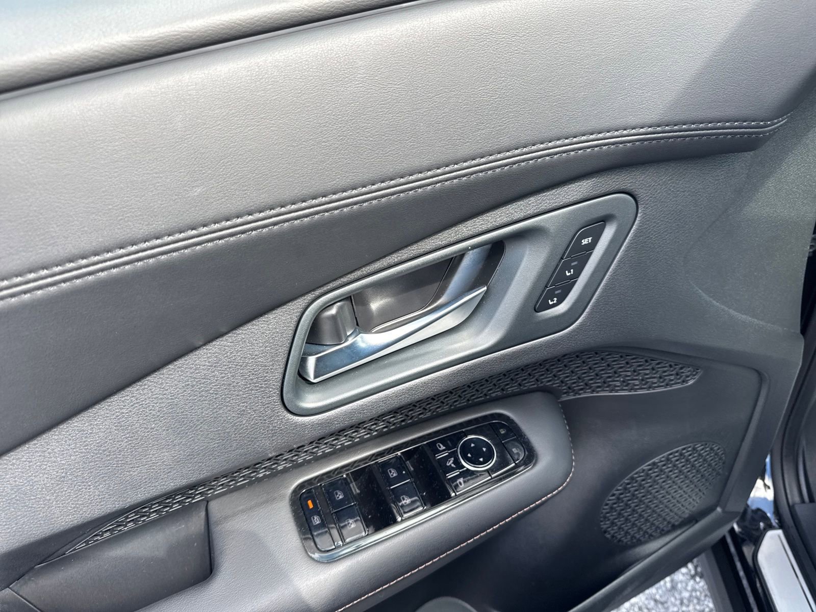 Certified 2024 Nissan Ariya FWD image 14