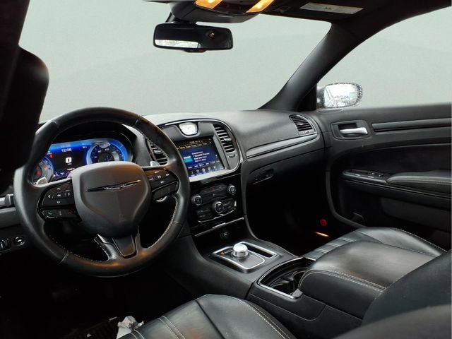 Used 2016 Chrysler 300 S image 9