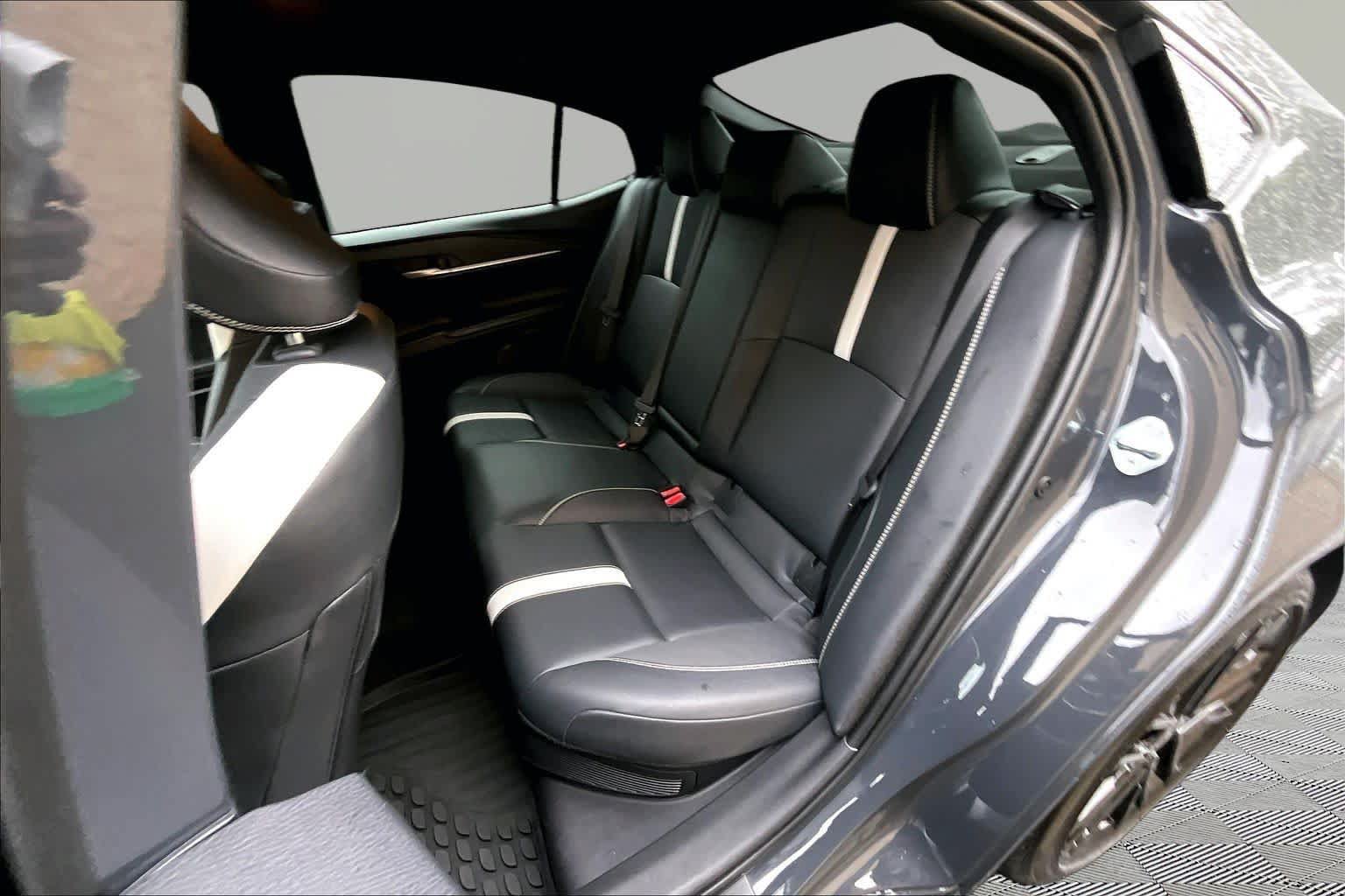 Used 2026 Toyota Camry SE FWD image 21