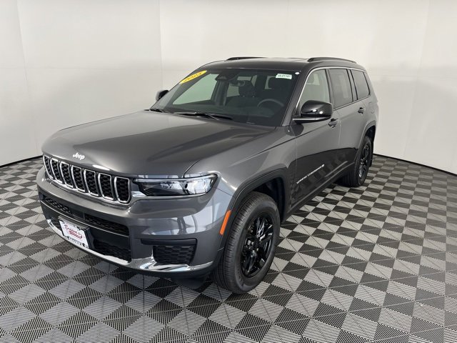 Used 2025 Jeep Grand Cherokee L Laredo image 3