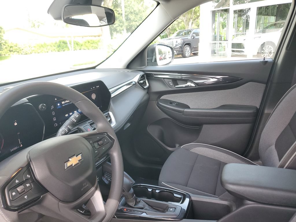 Certified 2024 Chevrolet TrailBlazer LS FWD image 23