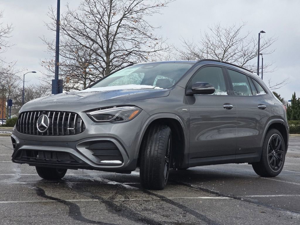 New 2026 Mercedes-Benz GLA 35 AMG 4MATIC image 11