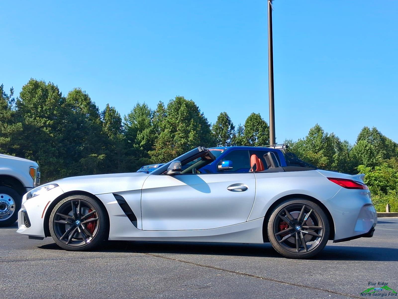 Used 2022 BMW Z4 M40i w/ Premium Package RWD image 2
