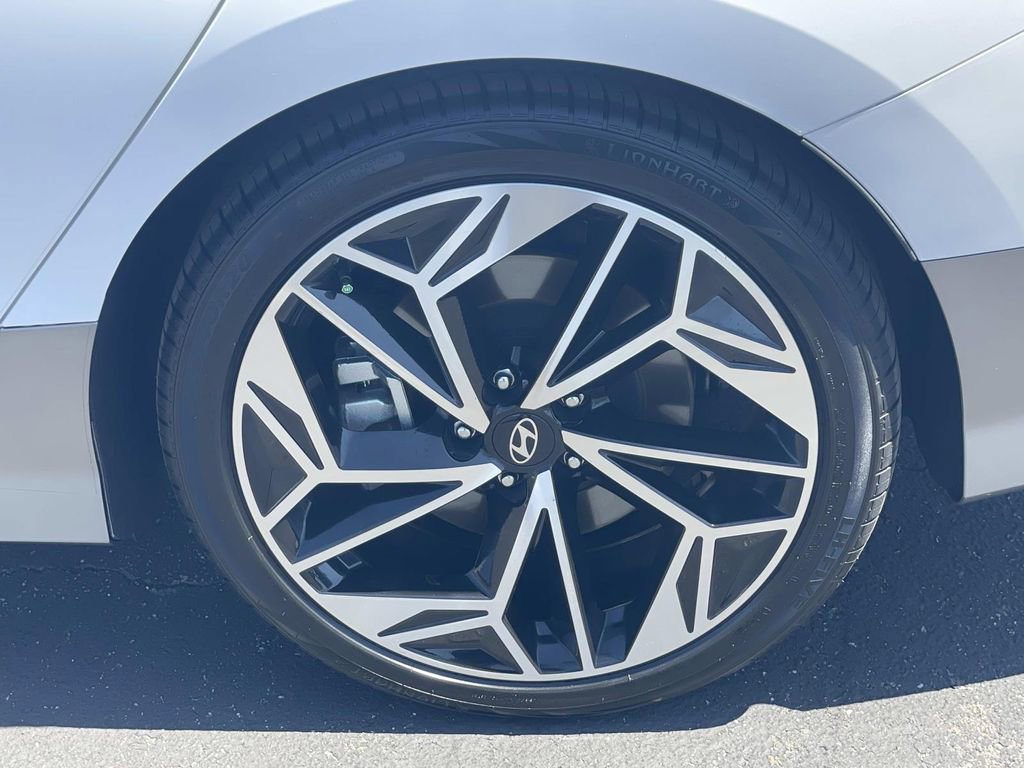 Used 2025 Hyundai Ioniq 6 SEL image 6