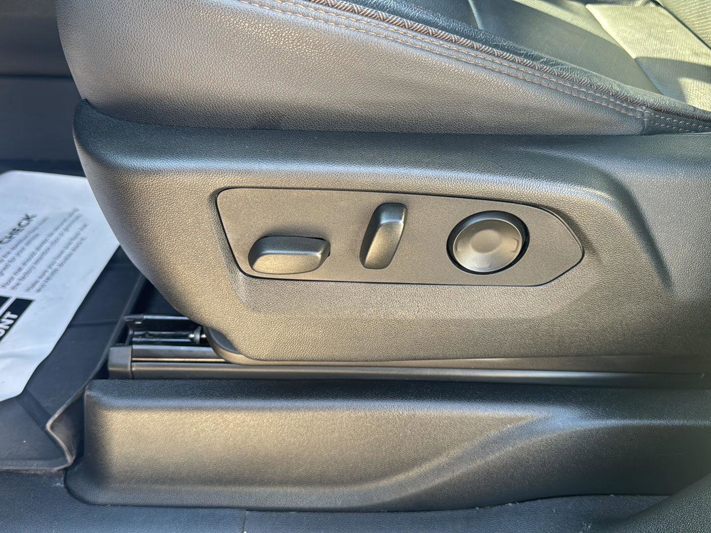 Used 2024 Chevrolet Tahoe High Country w/ Advanced Technology Package image 21