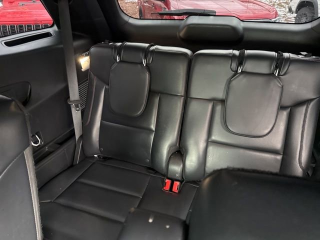 Used 2025 Ford Explorer ST image 18