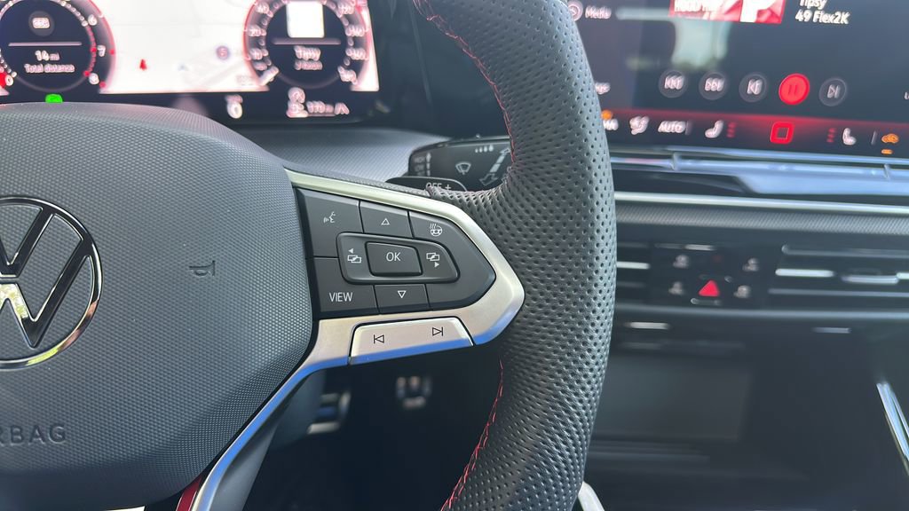 New 2026 Volkswagen GTI SE FWD image 22
