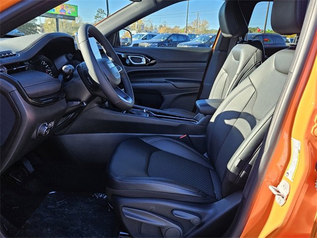 New 2026 Jeep Compass Latitude image 3