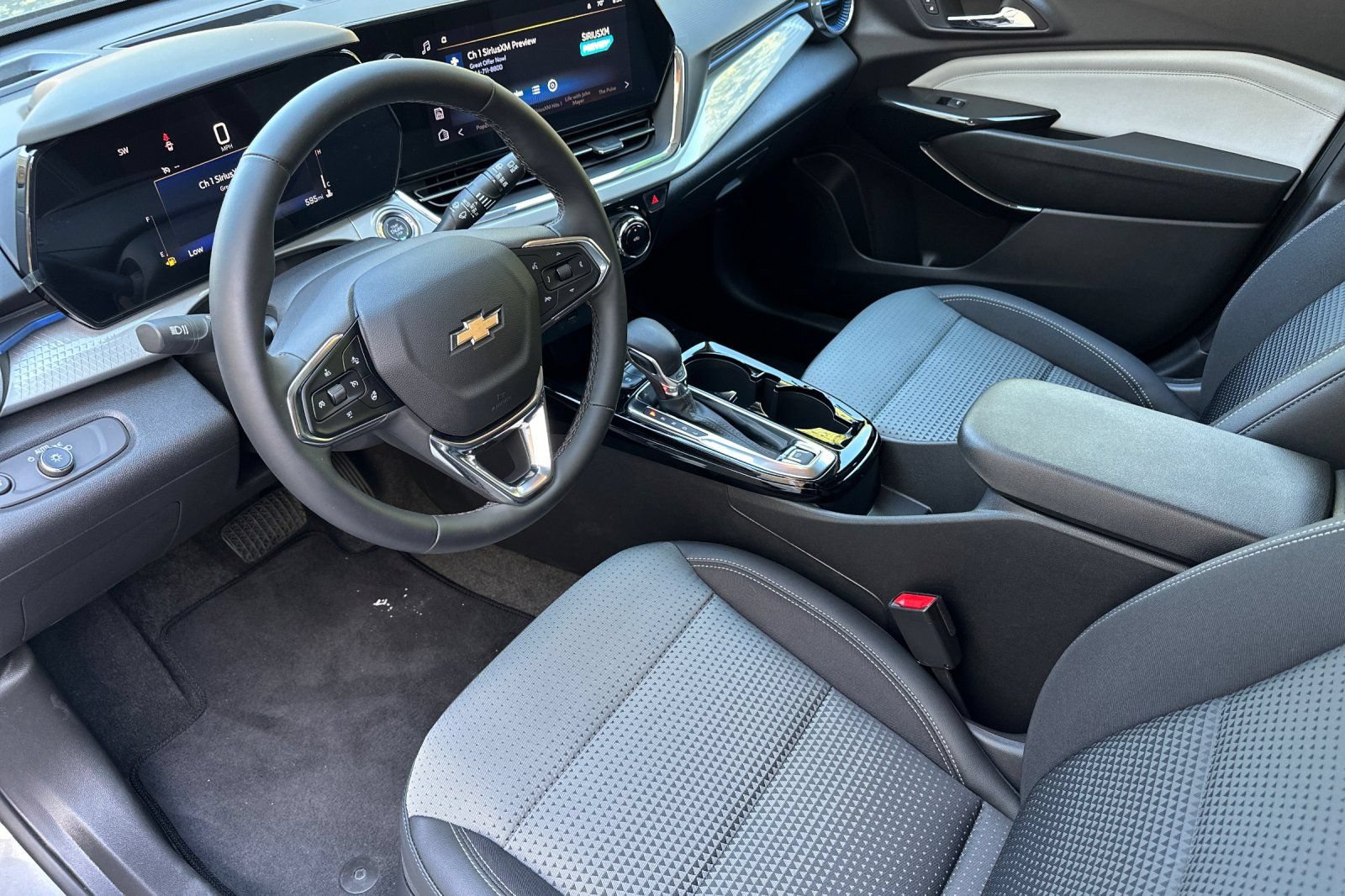 Used 2026 Chevrolet Trax LT w/ LT Convenience Package FWD image 10