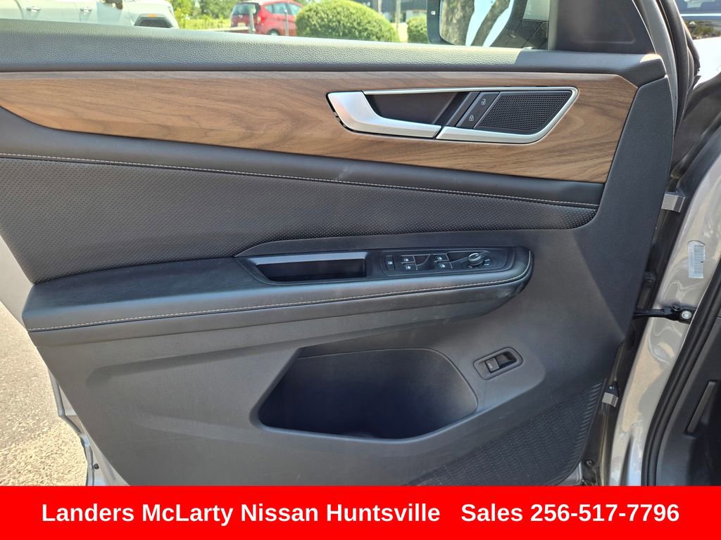 Used 2024 Volkswagen Atlas SE image 19