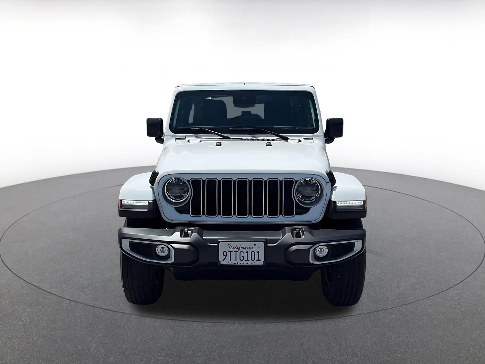 Used 2025 Jeep Wrangler Unlimited Sahara AWD/4WD image 4