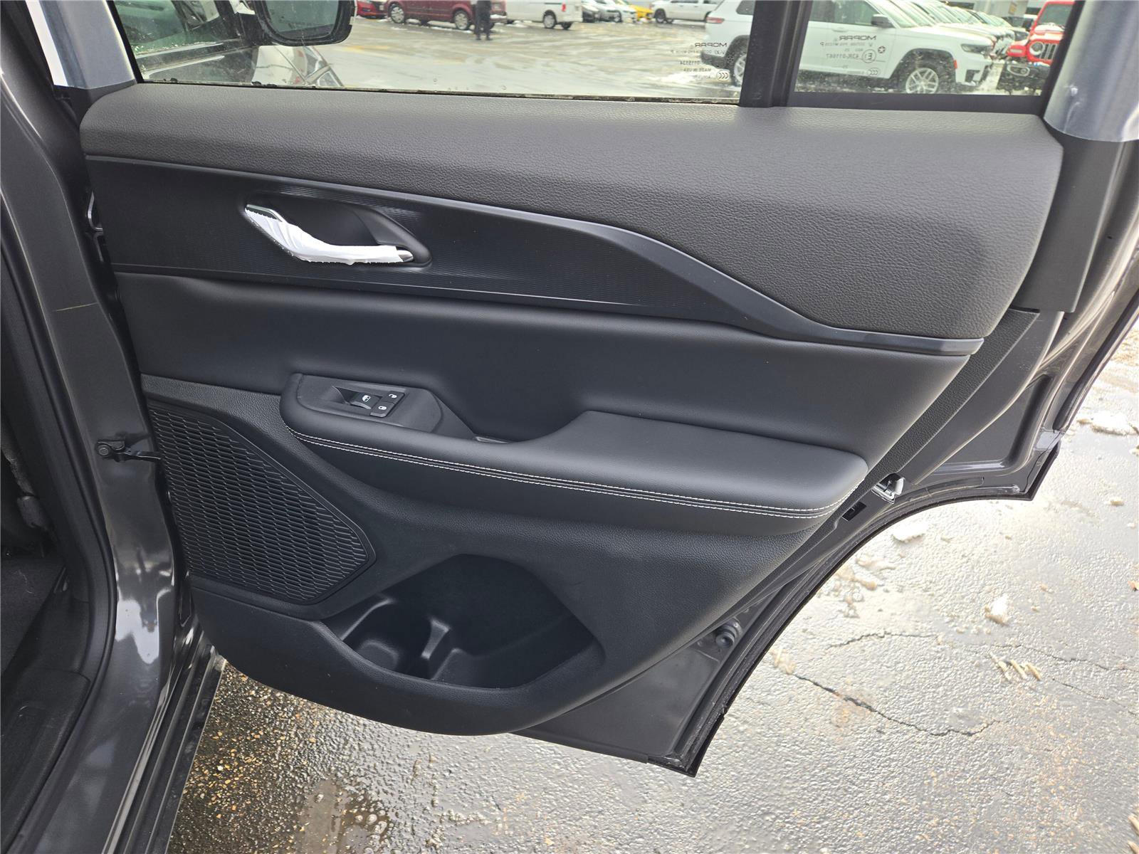 New 2025 Jeep Grand Cherokee Altitude w/ Trailer Tow Package image 9