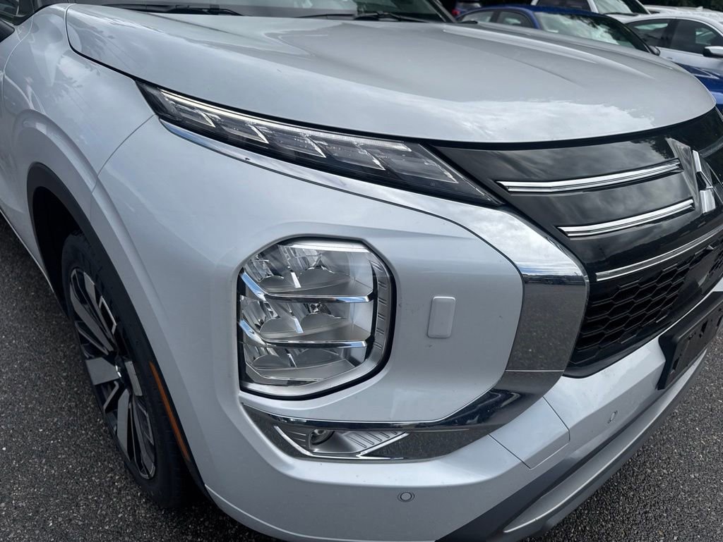 Used 2025 Mitsubishi Outlander SEL AWD/4WD image 7