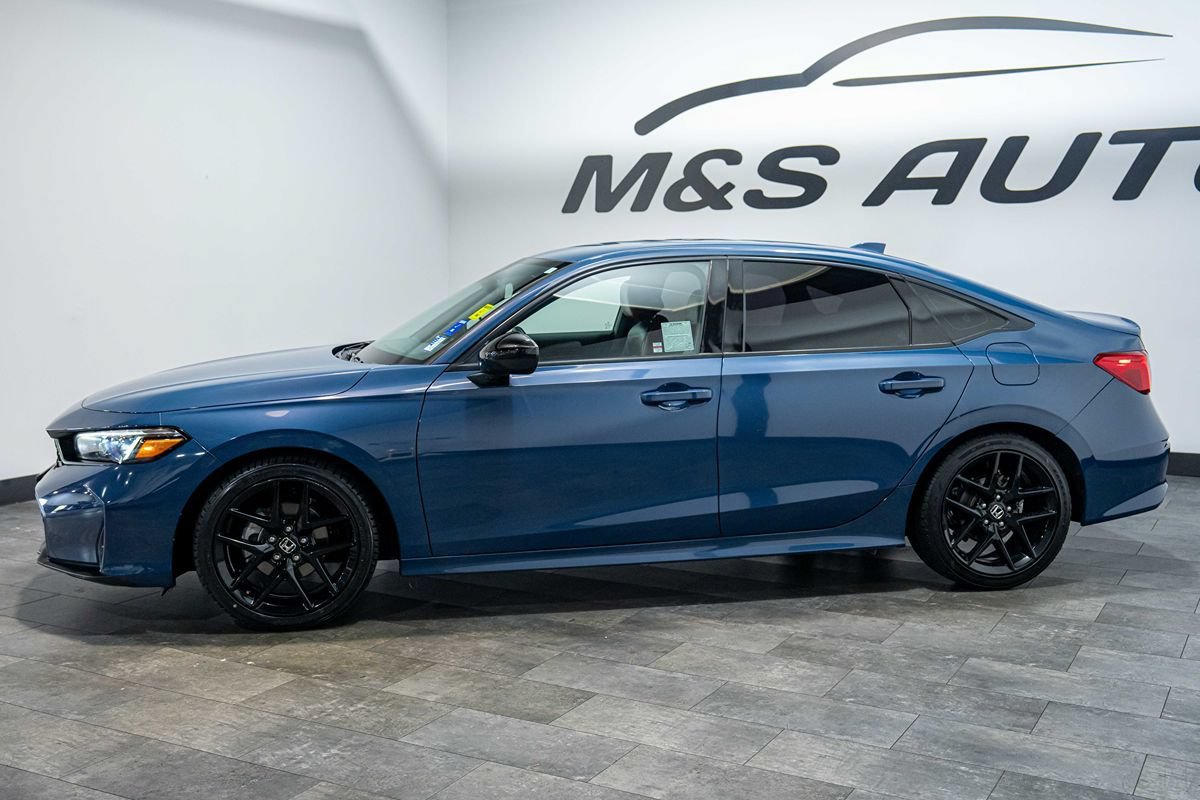 Used 2025 Honda Civic Sport image 3