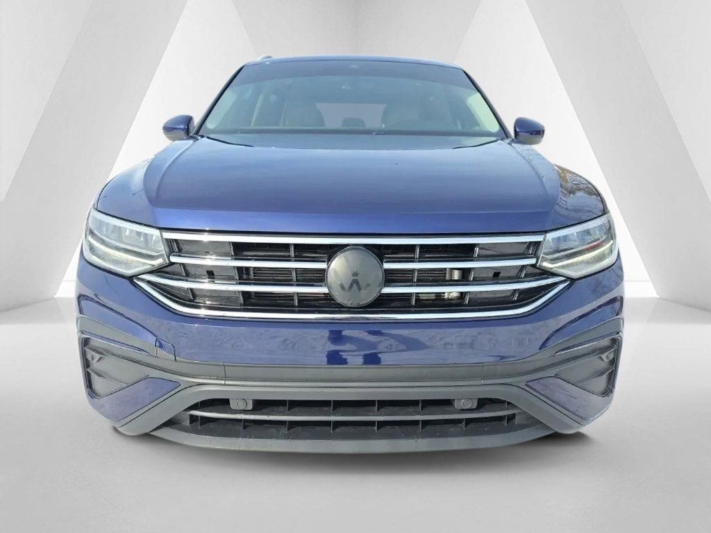 Used 2022 Volkswagen Tiguan SE AWD/4WD image 2