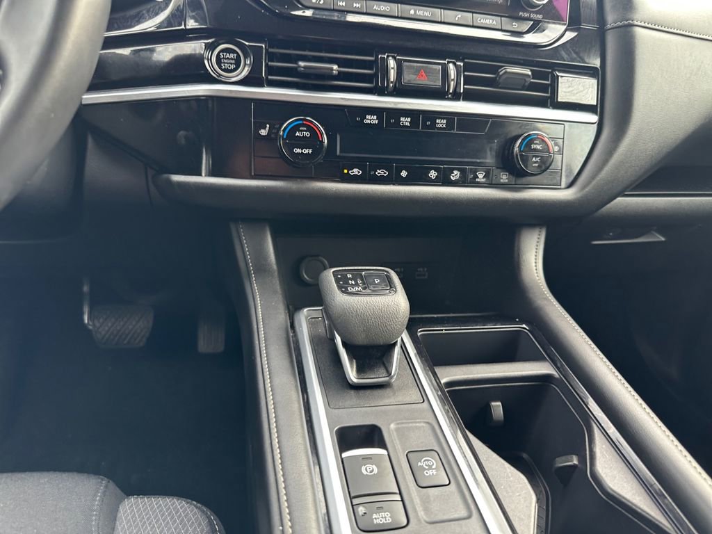 Used 2024 Nissan Pathfinder SV w/ SV Premium Package image 11