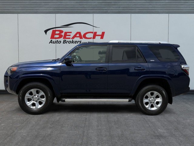 Used 2017 Toyota 4Runner SR5 AWD/4WD image 5
