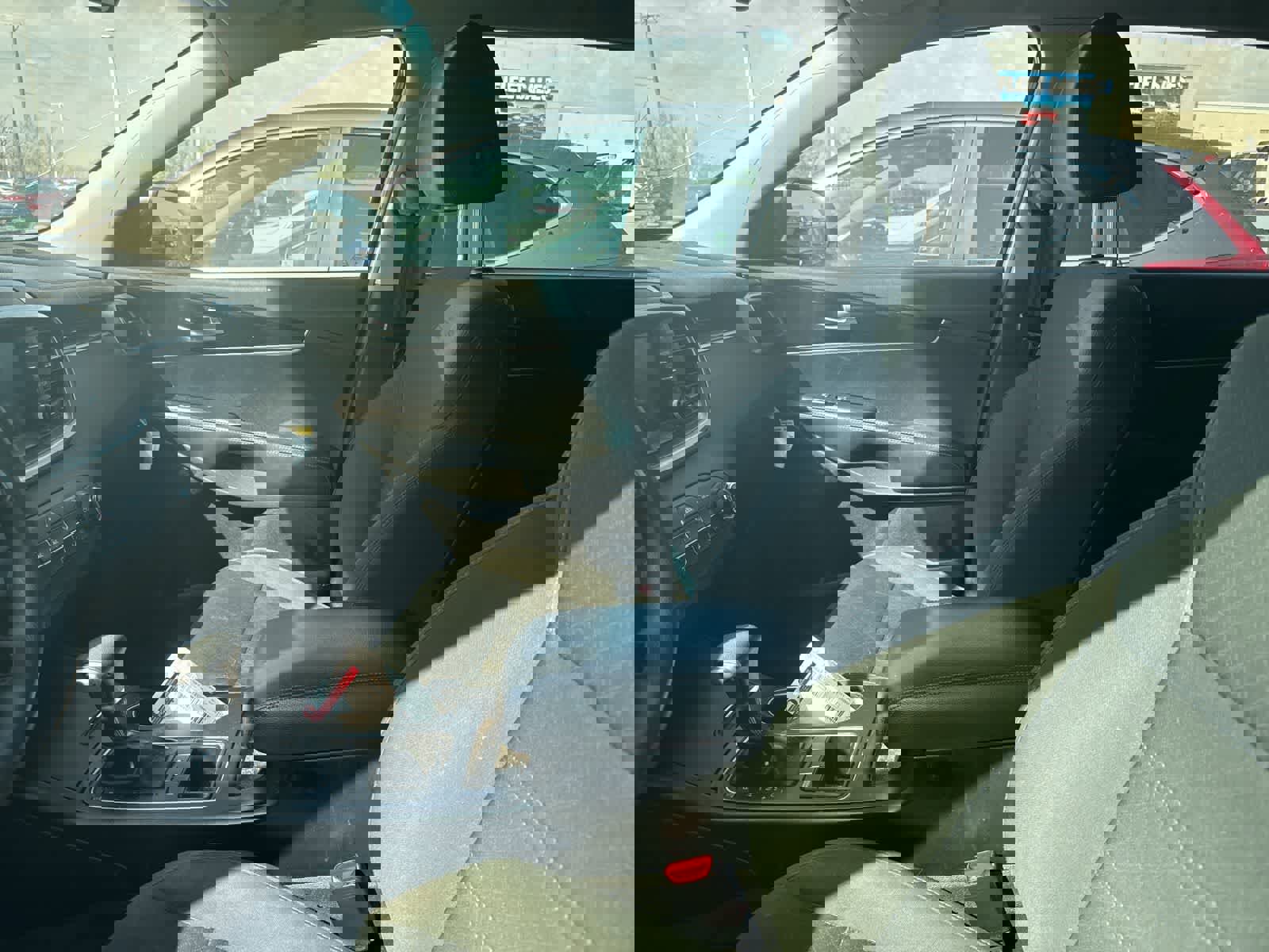 Used 2020 Kia Sorento LX FWD image 29