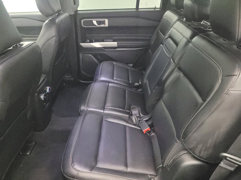Used 2022 Ford Explorer XLT w/ Equipment Group 202A image 18