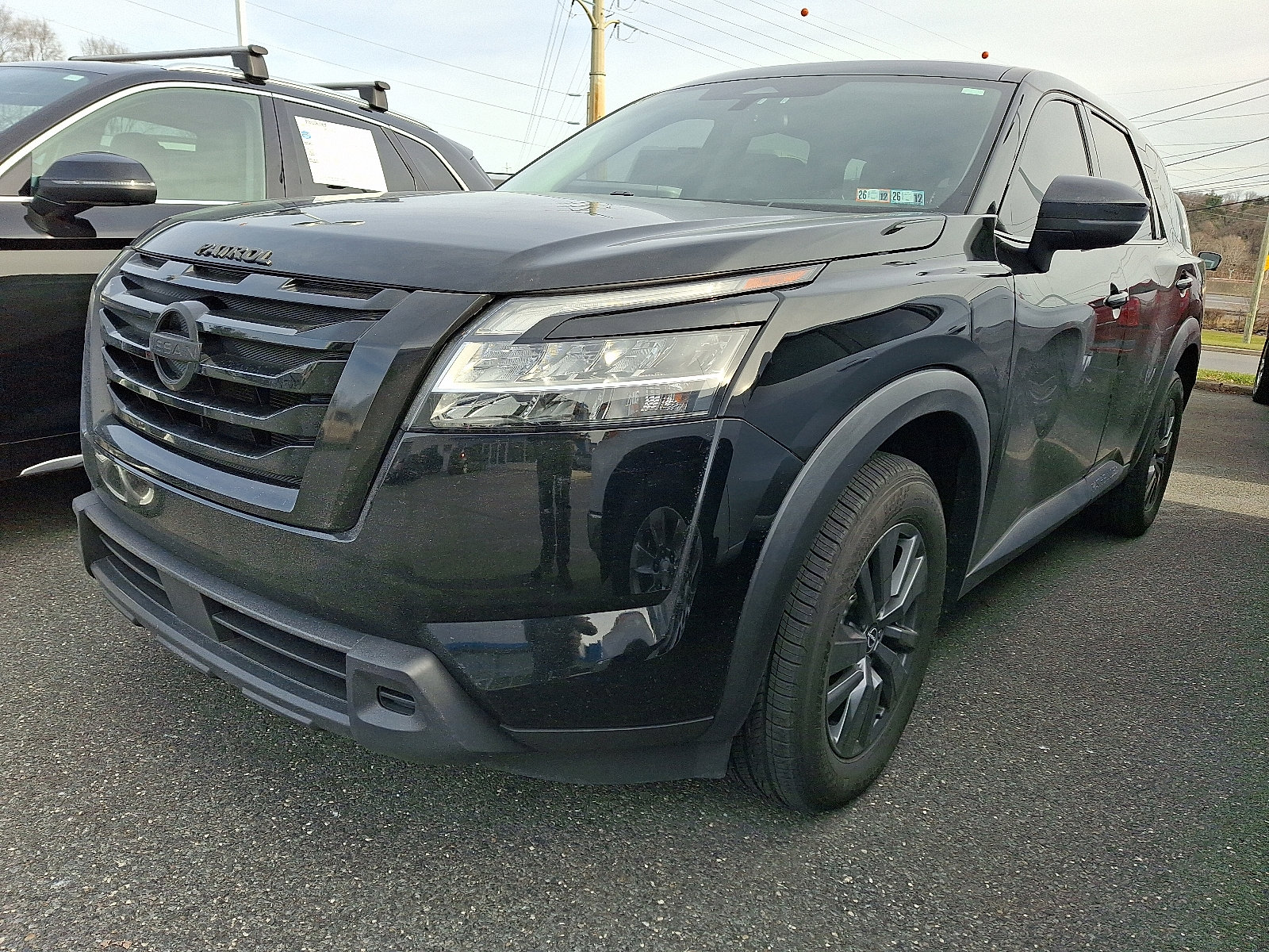 Used 2022 Nissan Pathfinder S image 3