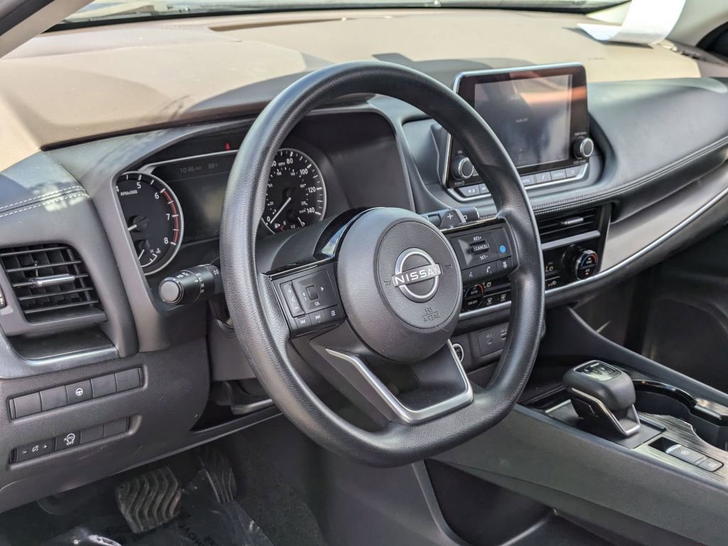 Used 2023 Nissan Rogue SV image 14