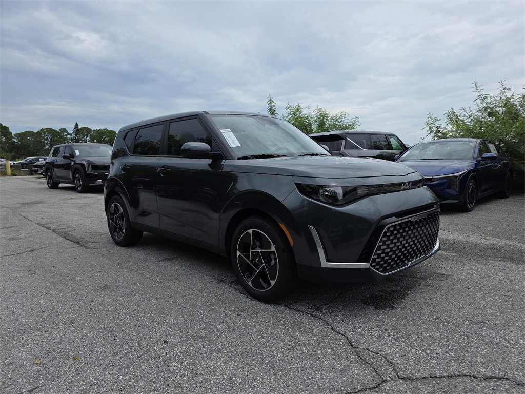 New 2025 Kia Soul EX image 2