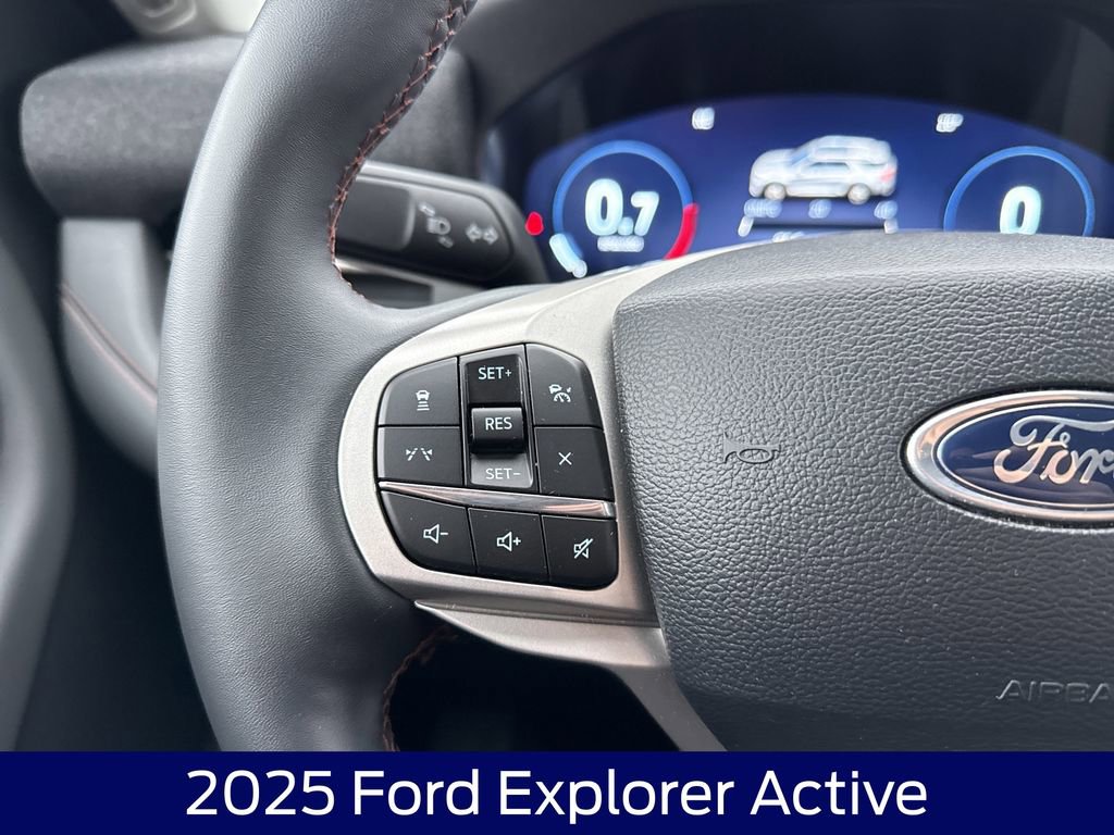 Used 2025 Ford Explorer Active image 21