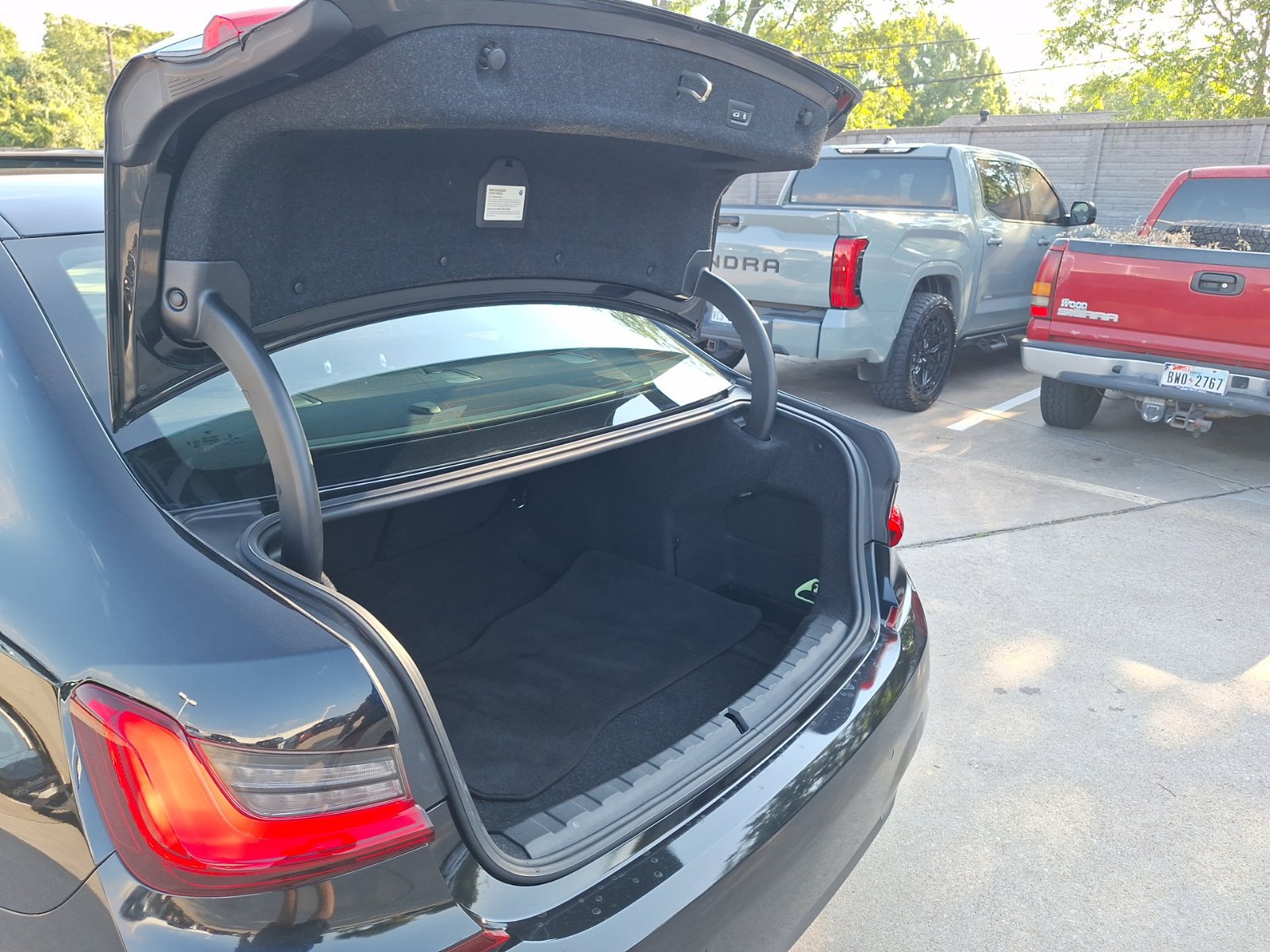 Used 2020 BMW 330i Sedan w/ M Sport Package RWD image 35