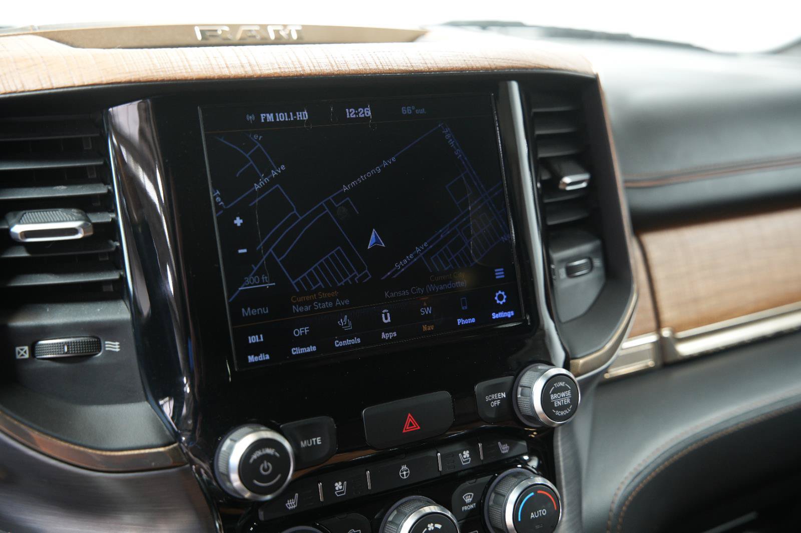 Used 2020 RAM 1500 Limited w/ Off Road Group AWD/4WD image 43