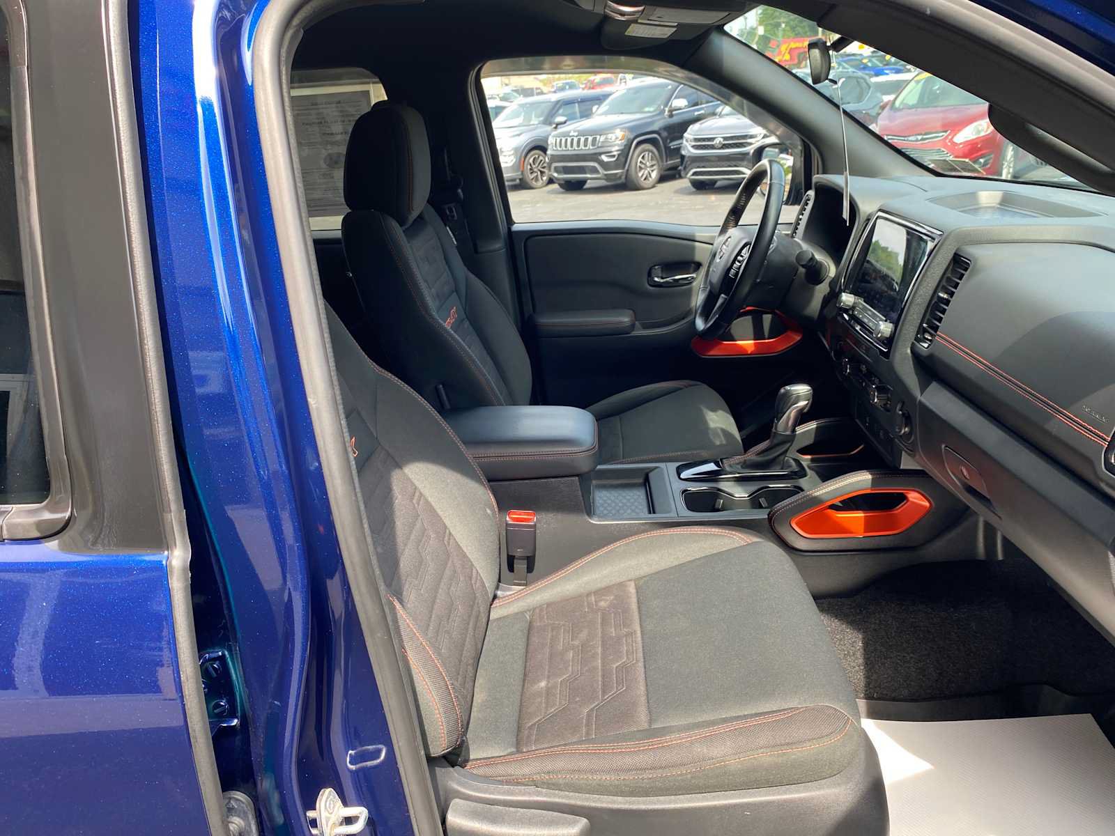 Used 2022 Nissan Frontier PRO-4X w/ Technology Package AWD/4WD image 31