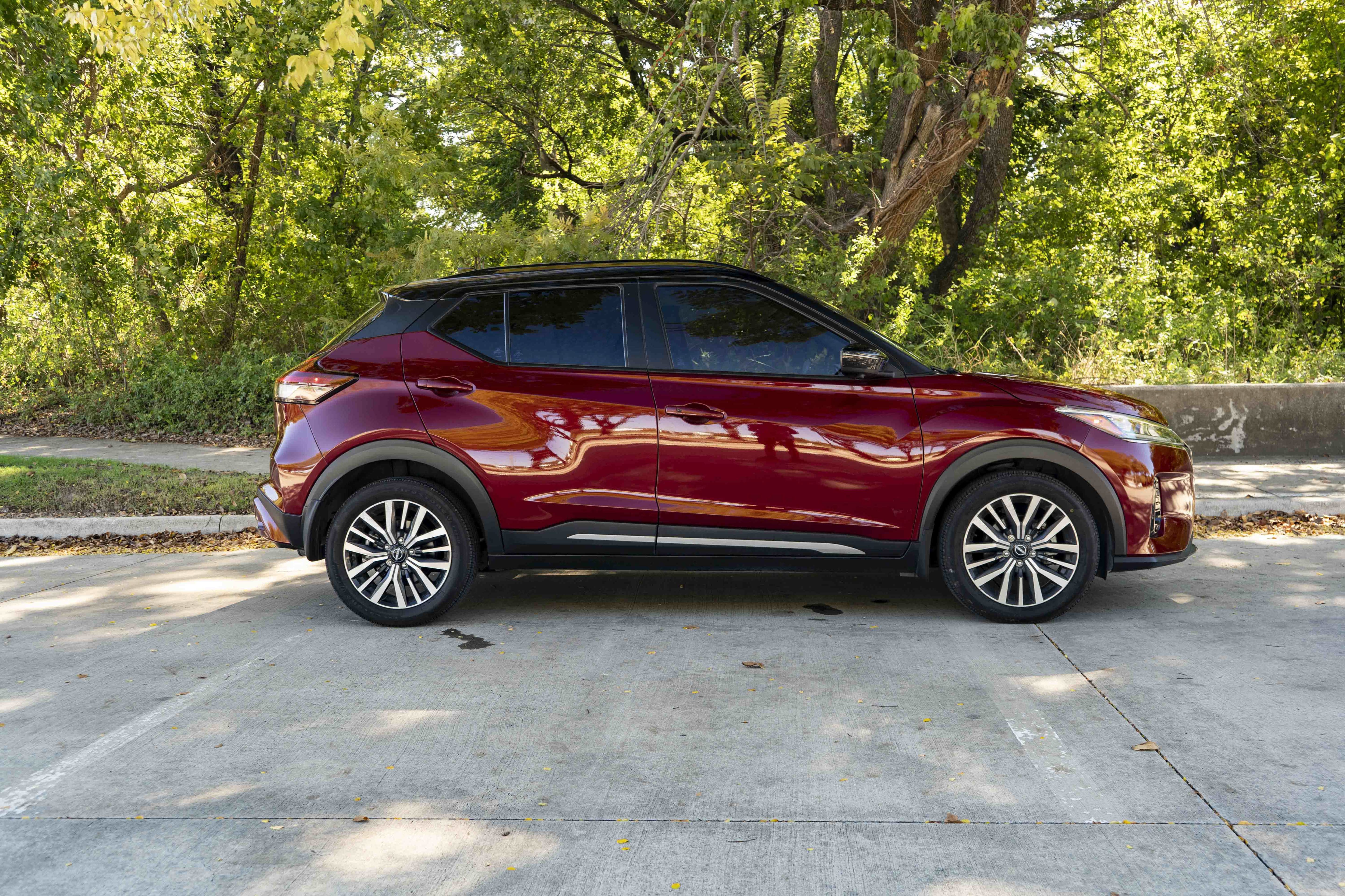 Used 2023 Nissan Kicks SR FWD image 10