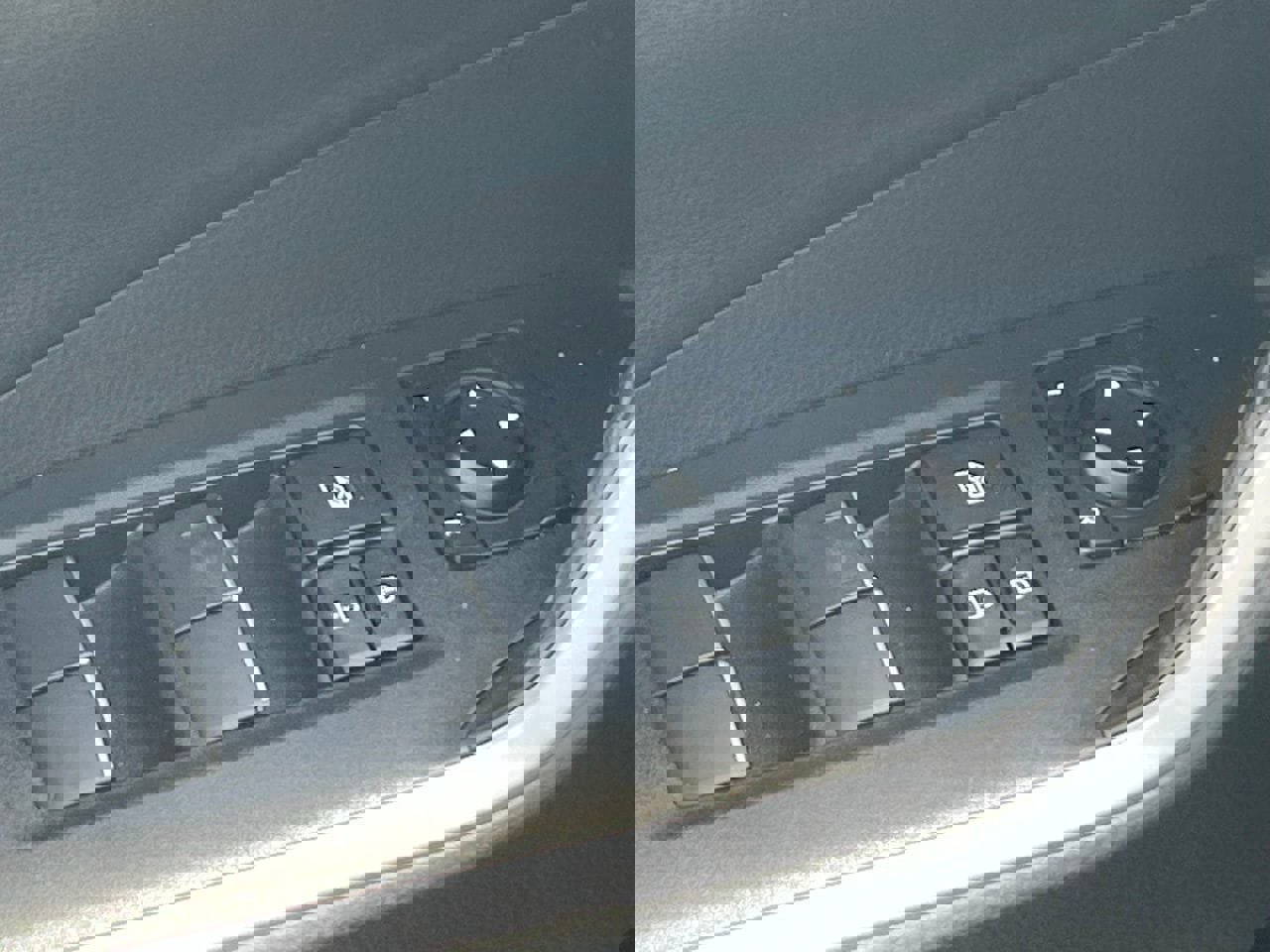 Used 2021 Toyota RAV4 XSE w/ Premium Package AWD/4WD image 7