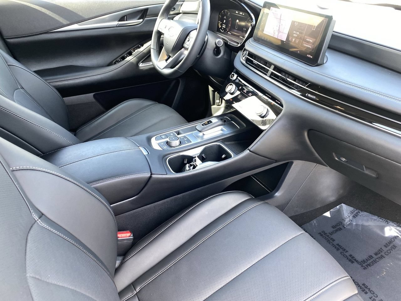 Certified 2026 INFINITI QX60 Luxe w/ Cargo Package FWD image 9