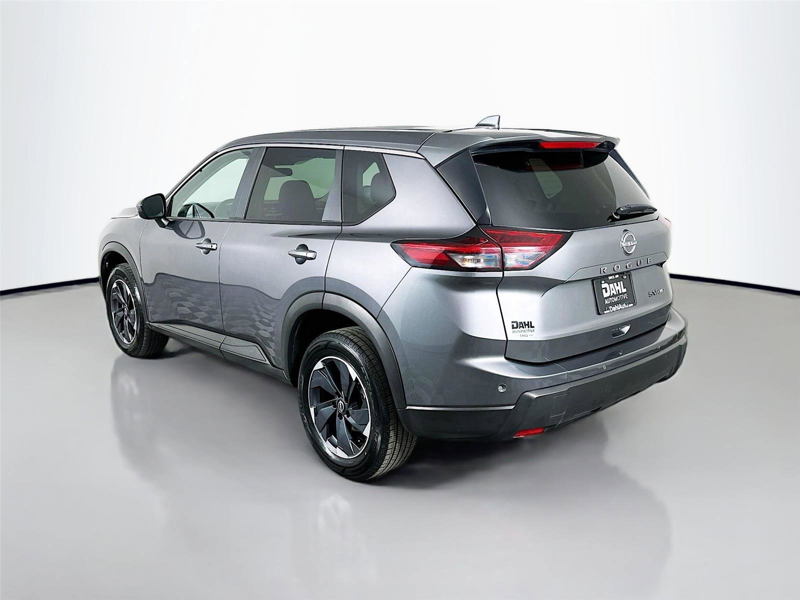 Used 2024 Nissan Rogue SV image 10