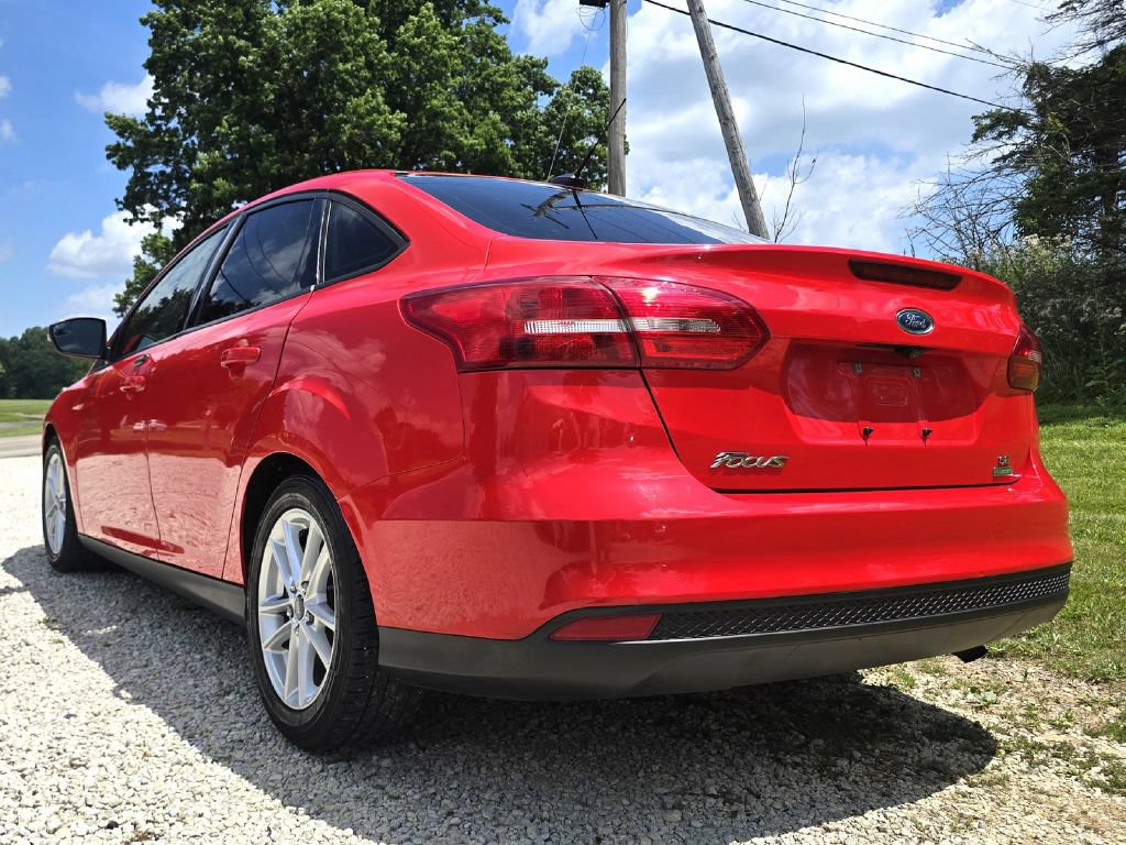 Used 2016 Ford Focus SE w/ SE Cold Weather Package FWD image 5