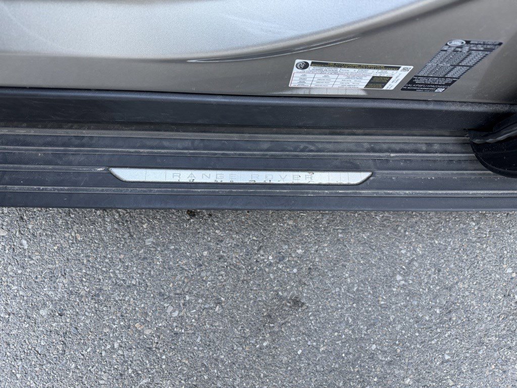 Certified 2023 Land Rover Range Rover SE image 13