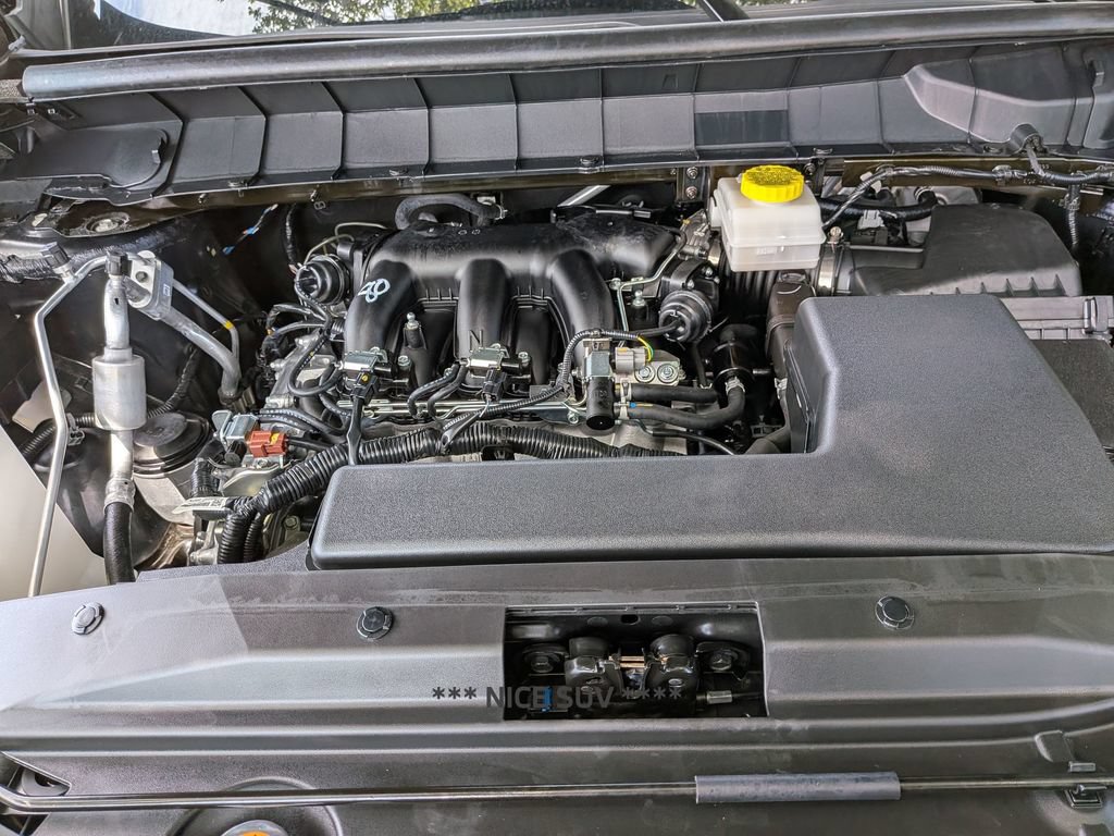 Used 2025 Nissan Pathfinder SV FWD image 14