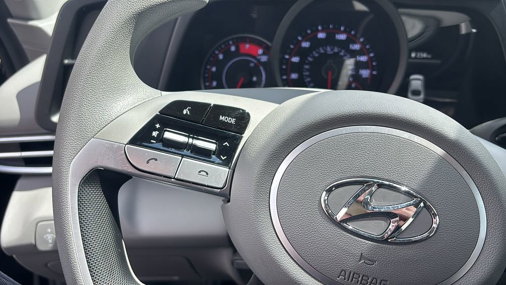 Used 2023 Hyundai Elantra SEL FWD image 17