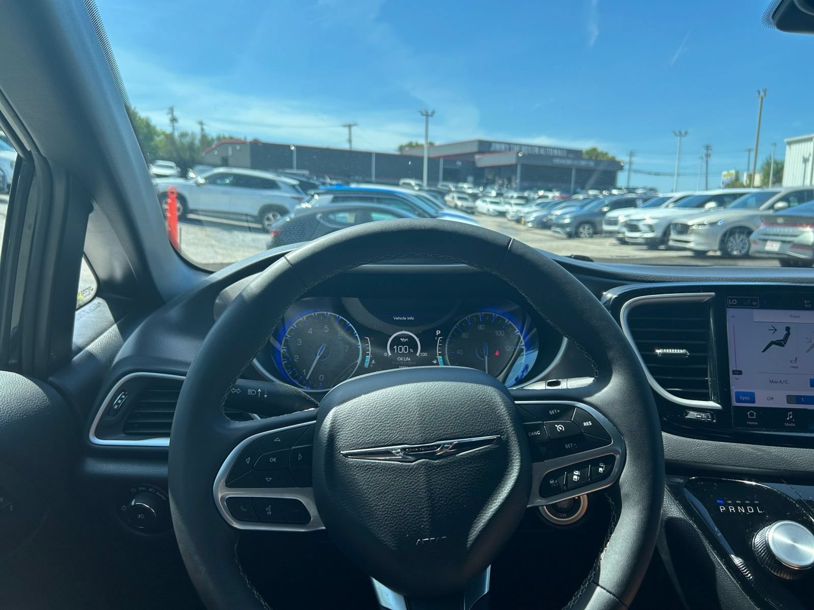 Used 2025 Chrysler Pacifica Select FWD image 31