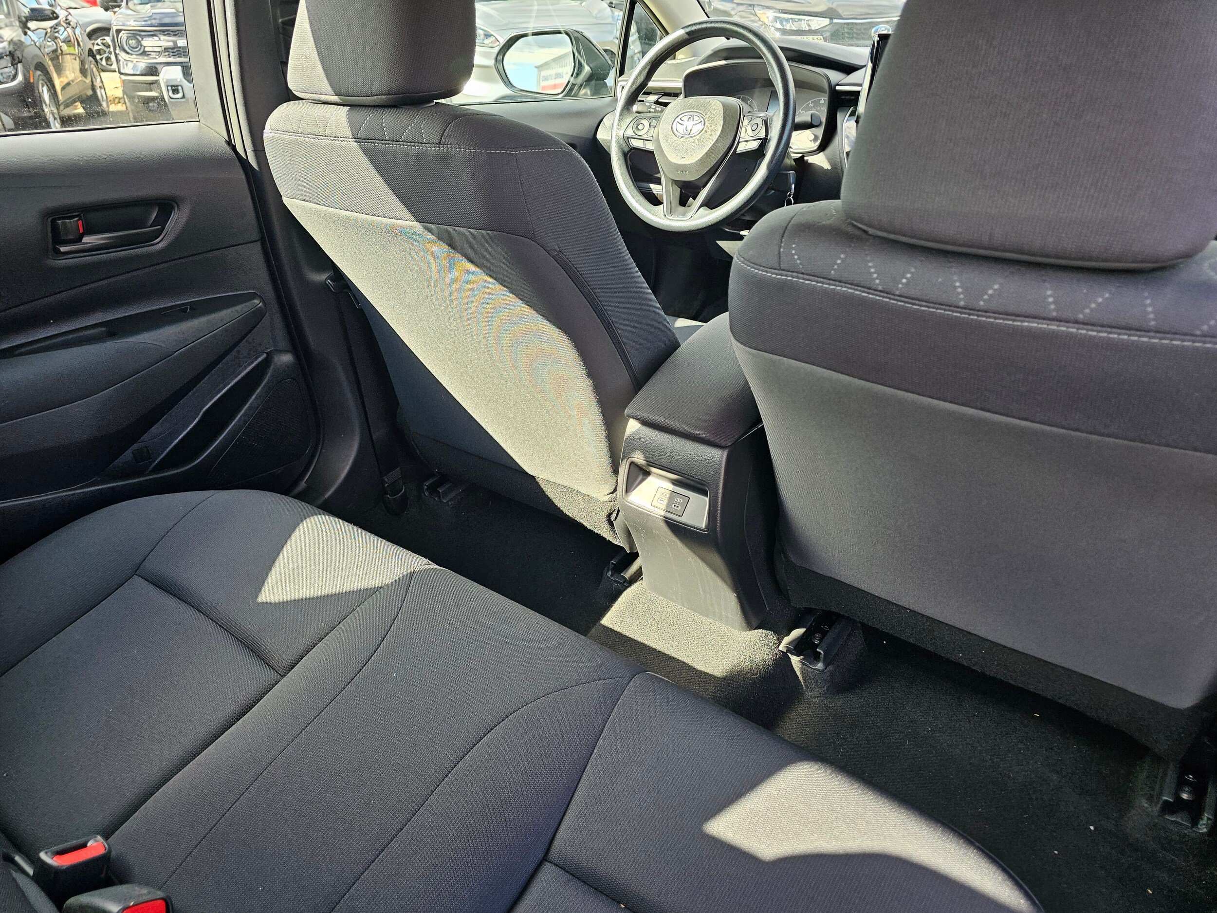 Used 2025 Toyota Corolla LE FWD image 15