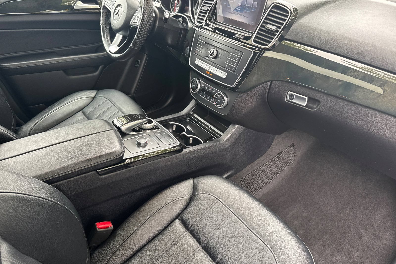 Used 2019 Mercedes-Benz GLE 400 4MATIC image 16