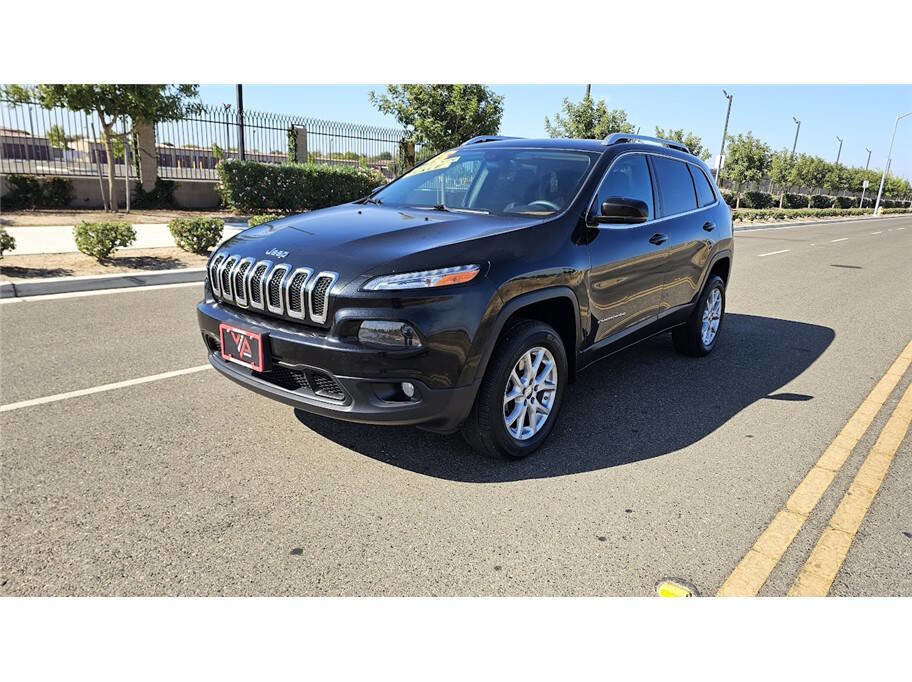 Used 2015 Jeep Cherokee Latitude w/ Comfort/Convenience Group image 3