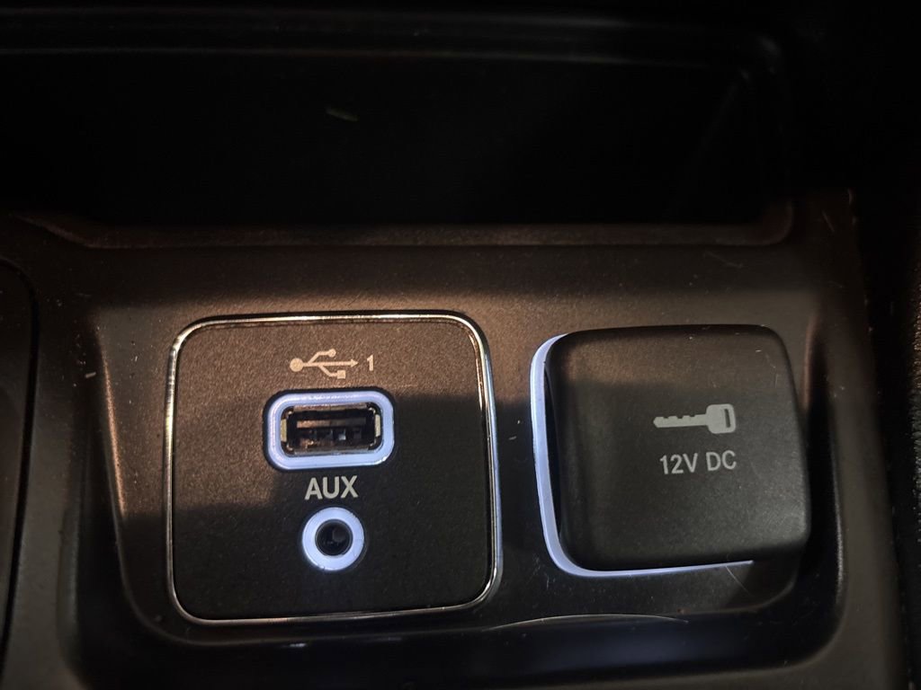 Used 2022 Jeep Cherokee Latitude Lux AWD/4WD image 11